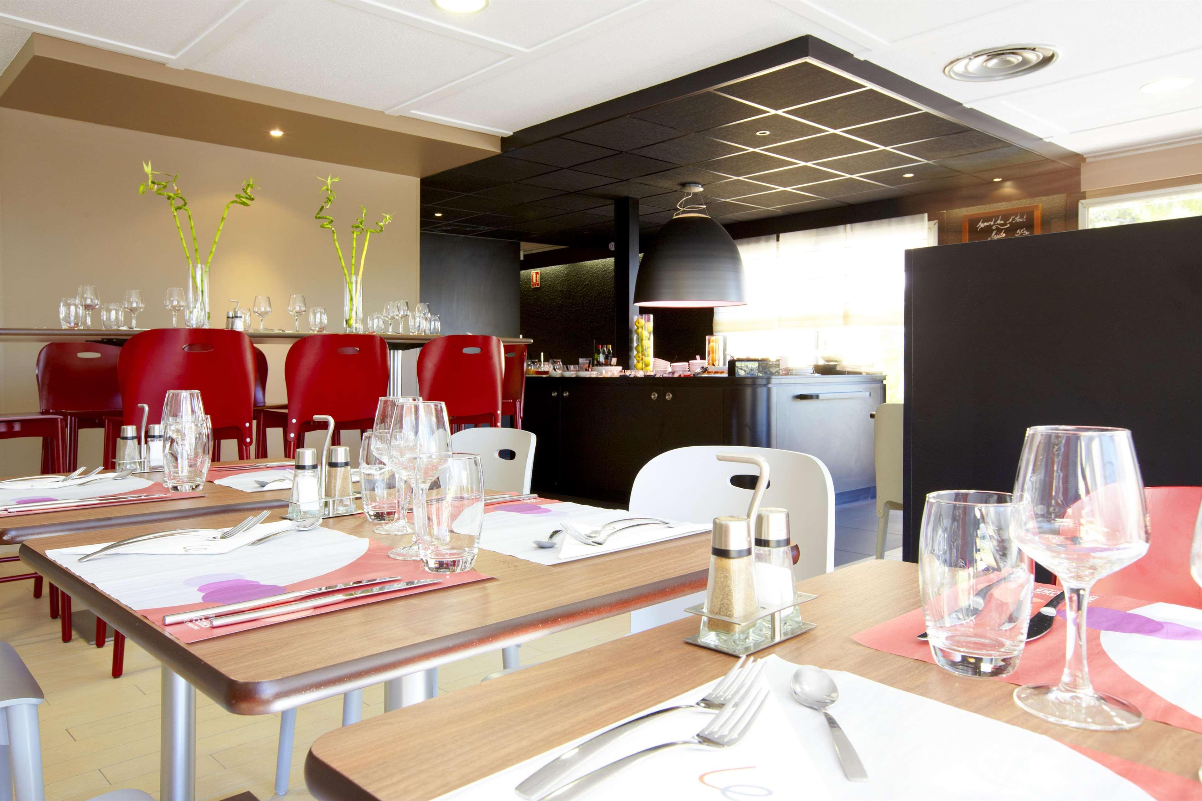 Kyriad Direct Marseille Ouest - Мартиг Екстериор снимка